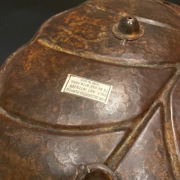 Bronze color metal grape leaf decorative table decor made in India 16x11” - Picture 8 of 8